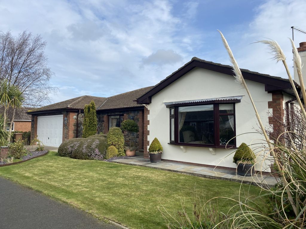 3 bed bungalow for sale in Carrick Park, Sulby, Isle Of Man IM7, £