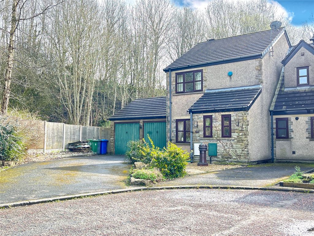 3 bed end terrace house for sale in Lee Brook Close, Rawtenstall