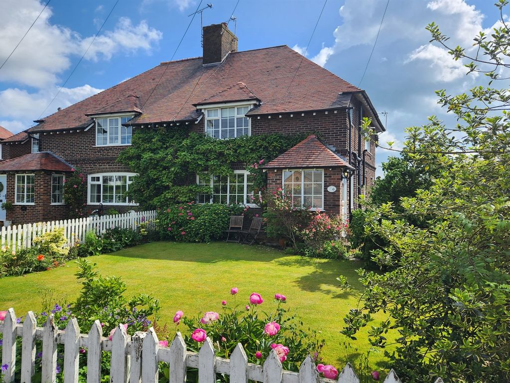 3 bed semidetached house for sale in New Cottages, Street Lane, Lower