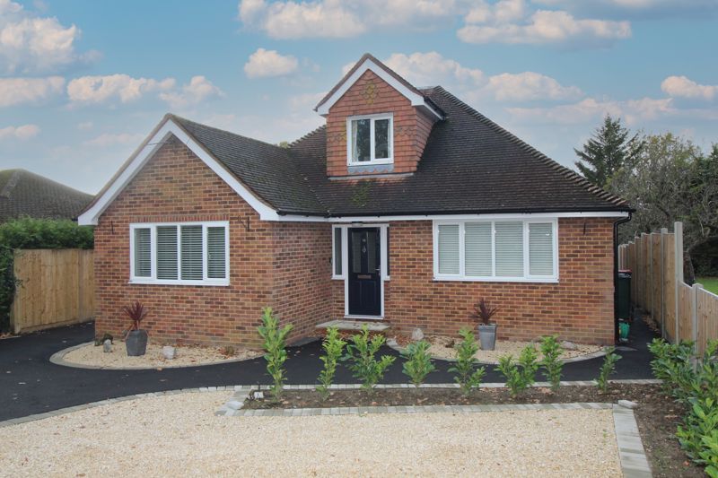 5 bed detached bungalow for sale in Tinsley Lane, Crawley RH10 Zoopla