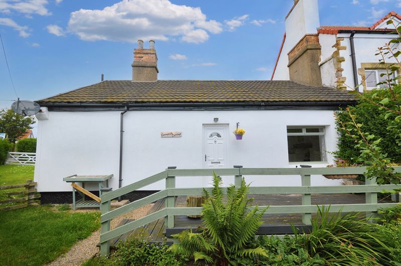 3 bed semidetached bungalow for sale in Colliers Close, Shilbottle