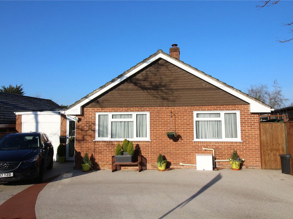 3 bed bungalow for sale in Oakwood Avenue, New Milton, Hampshire BH25 Zoopla
