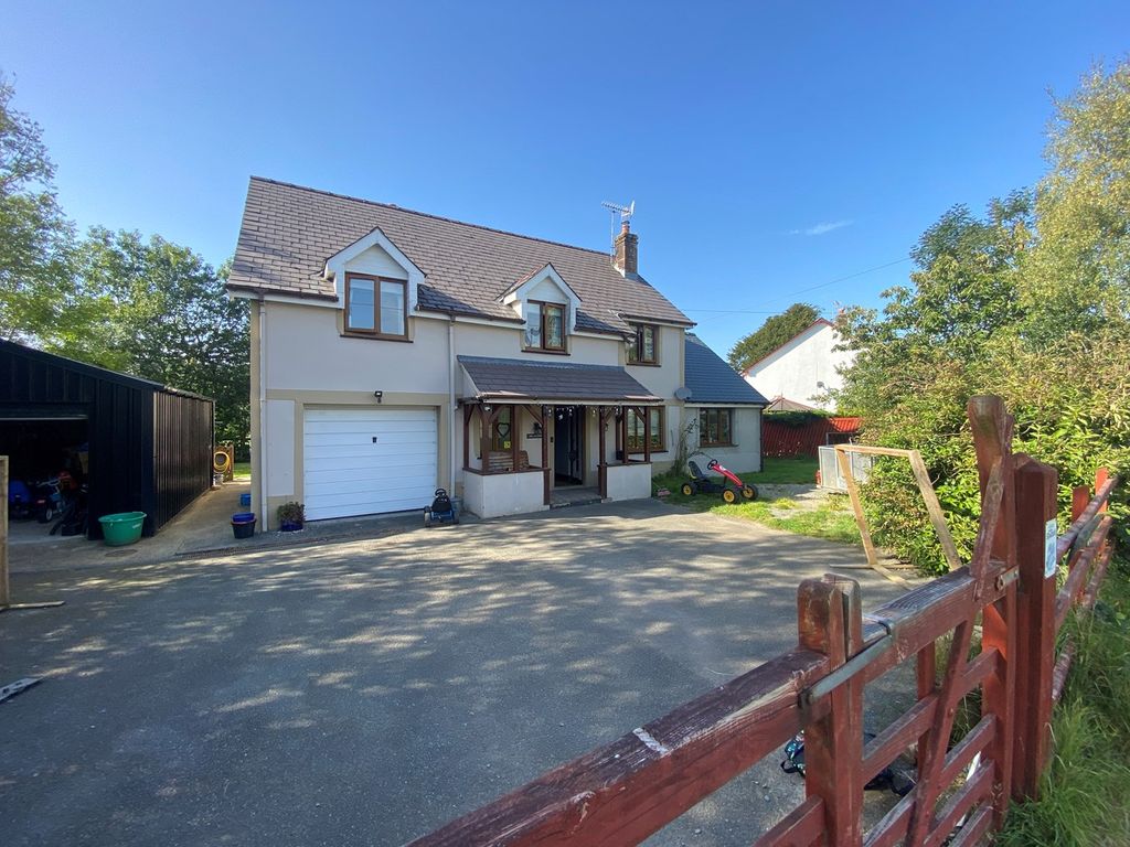 5 bed detached house for sale in Bro Clywedog, Llanfair Clydogau