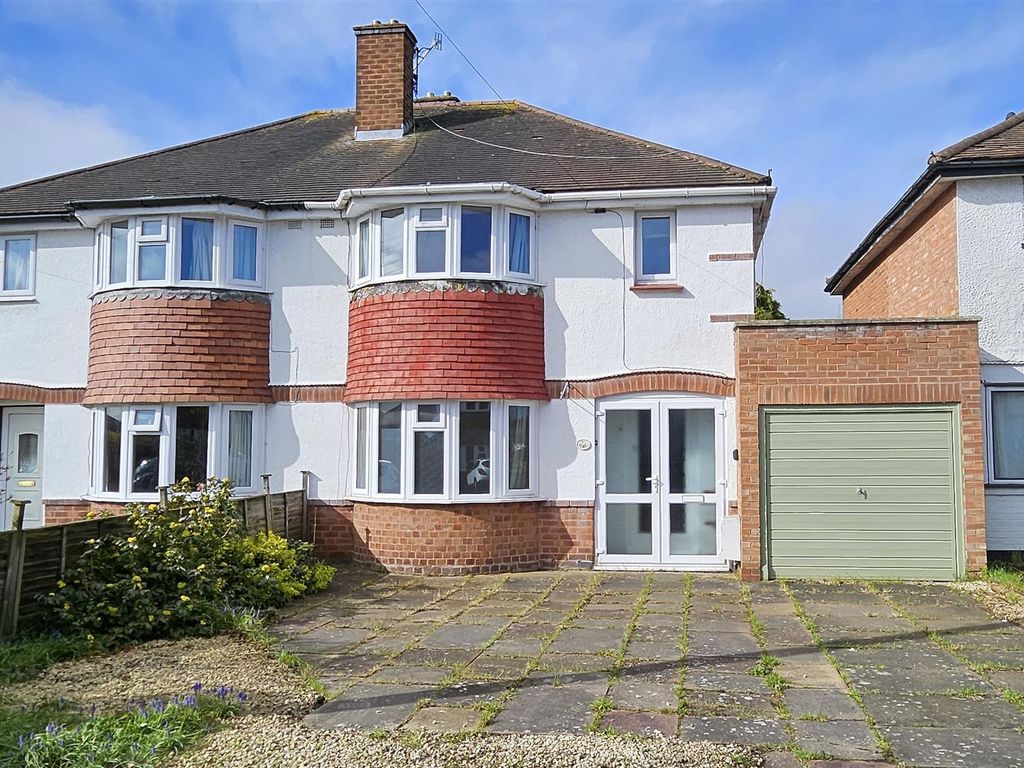 3 bed semidetached house for sale in Woodstock Road, Worcester WR2, £