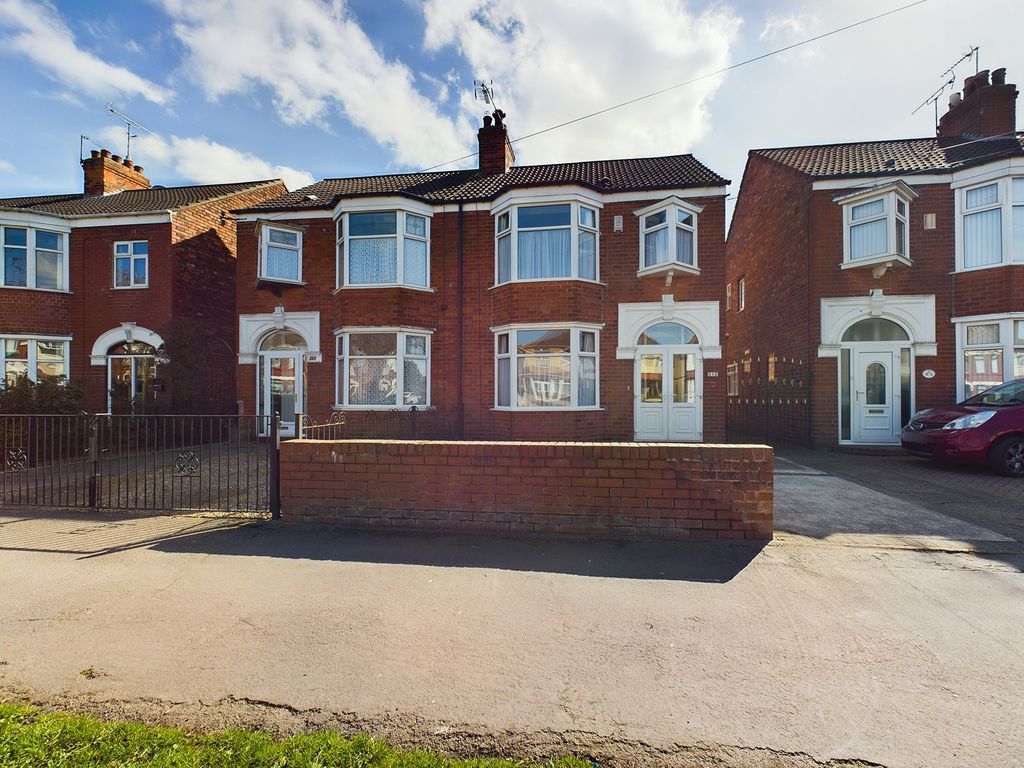 3 bed semidetached house for sale in James Reckitt Avenue, Hull HU8