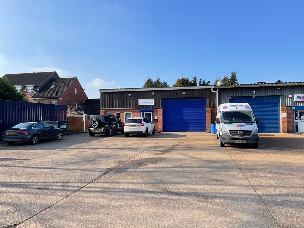 Industrial to let in Unit 4 Brookwood Industrial Estate, Brookwood