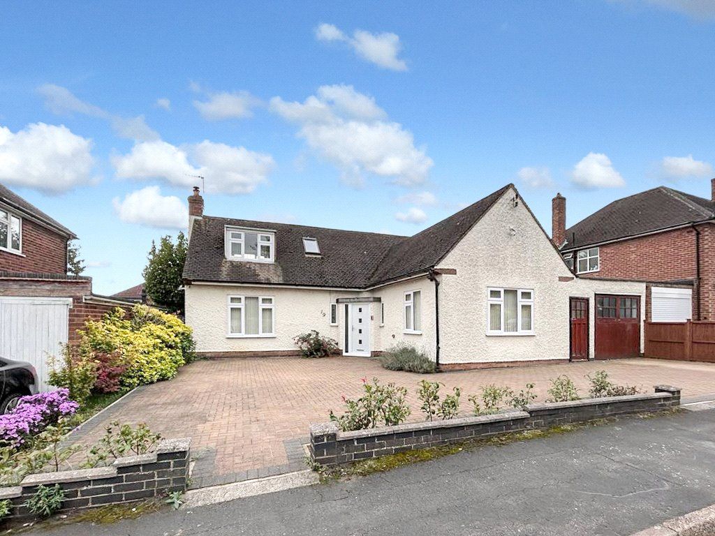 4 bed bungalow for sale in Highfield Drive, Wigston, Leicestershire LE18, £500,000 Zoopla