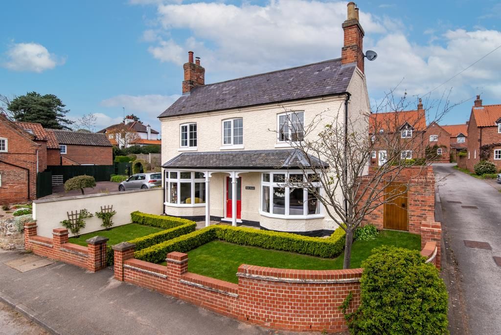 4 bed detached house for sale in Main Street, Epperstone, Nottingham
