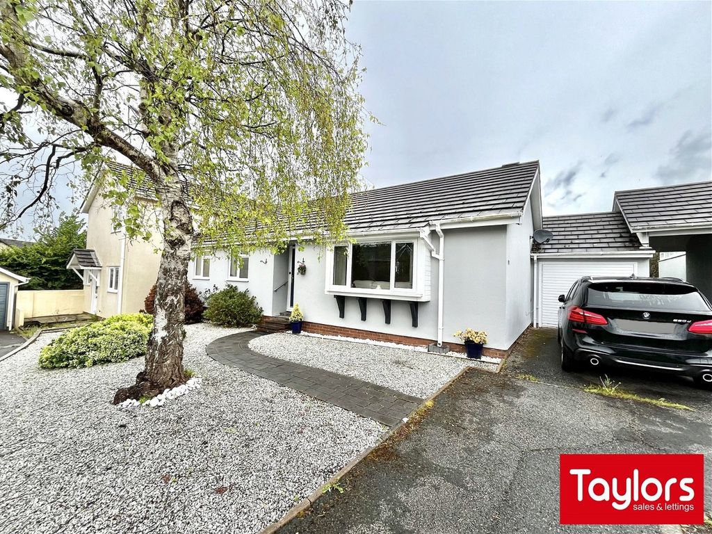 3 bed semidetached bungalow for sale in Bridle Close, Paignton TQ4, £375,000 Zoopla