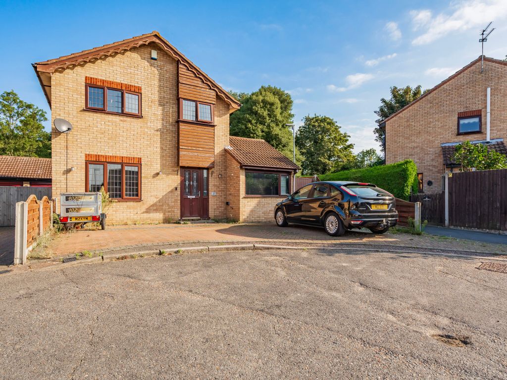 4 bed detached house for sale in Barleycroft, Hemsby, Great Yarmouth NR29, £280,000 Zoopla