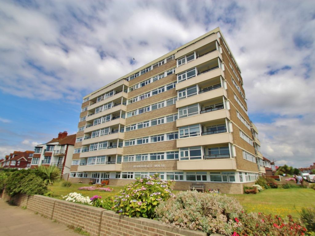 1 bed flat to rent in Kingsway, Hove BN3, £1,200 pcm Zoopla