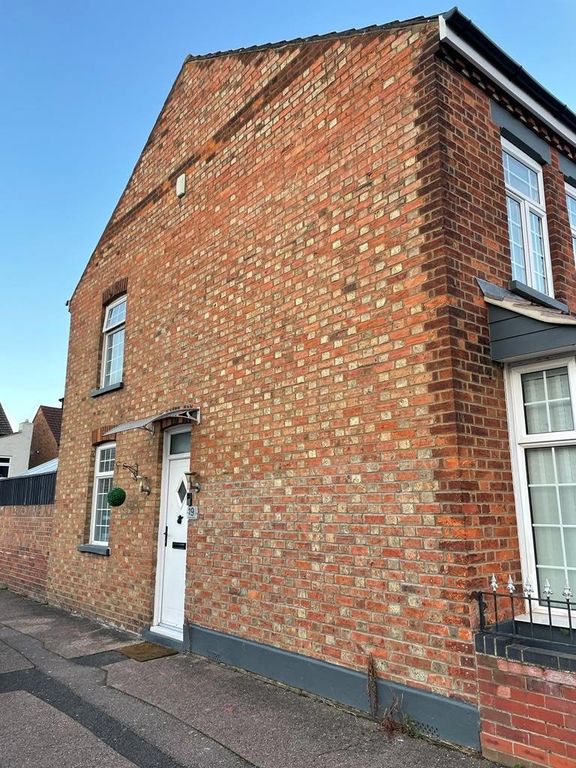 2 bed end terrace house to rent in Howard Street, Kempston, Bedford