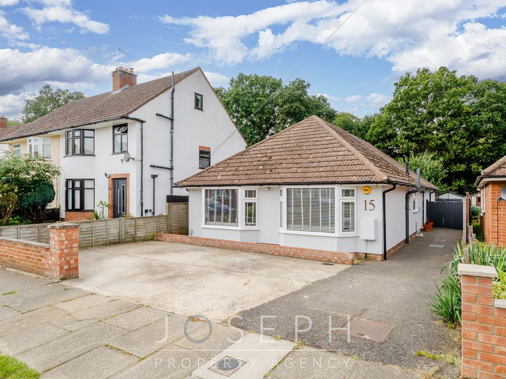 4 bed detached bungalow for sale in St Augustines Gardens, Ipswich IP3