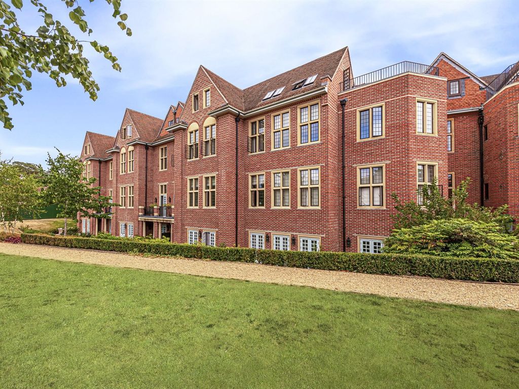 1 bed flat for sale in Kings Drive, Midhurst GU29, £300,000 Zoopla