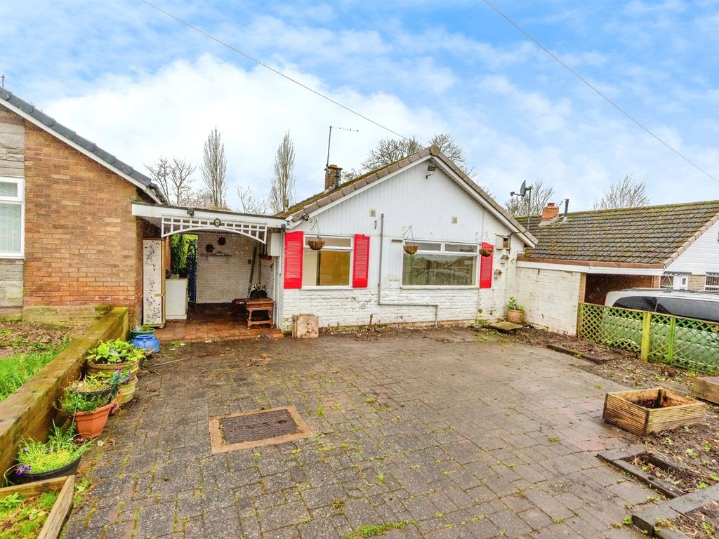 2 bed detached bungalow for sale in Russett Close, Walsall WS5, £