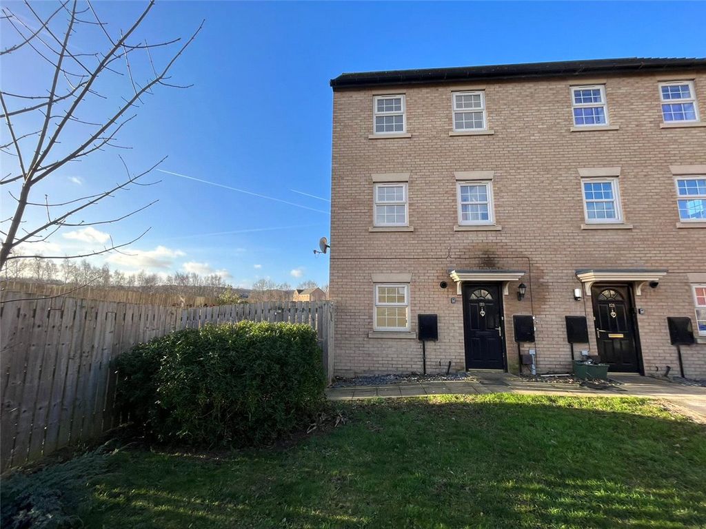 2 bed terraced house to rent in Comelybank Drive, Mexborough, South