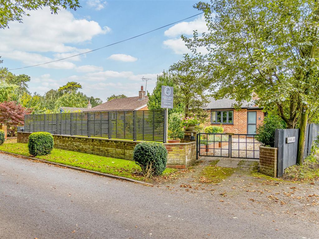 3 bed detached bungalow for sale in Newark Road, Caunton, Newark NG23
