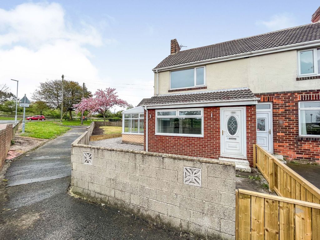 3 bed semidetached house for sale in Cravens Cottages, Station Town