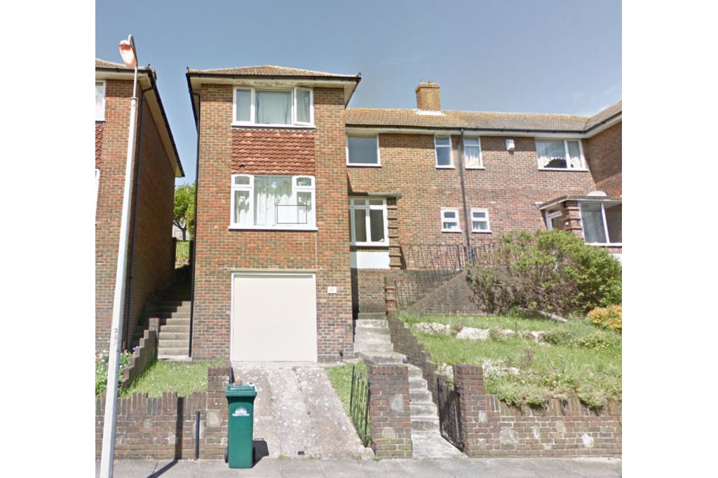 Room to rent in Lambourne Road, Brighton BN1, £670 pcm Zoopla