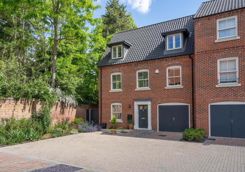 3 bed end terrace house for sale in St. Cecilias, Music House Lane