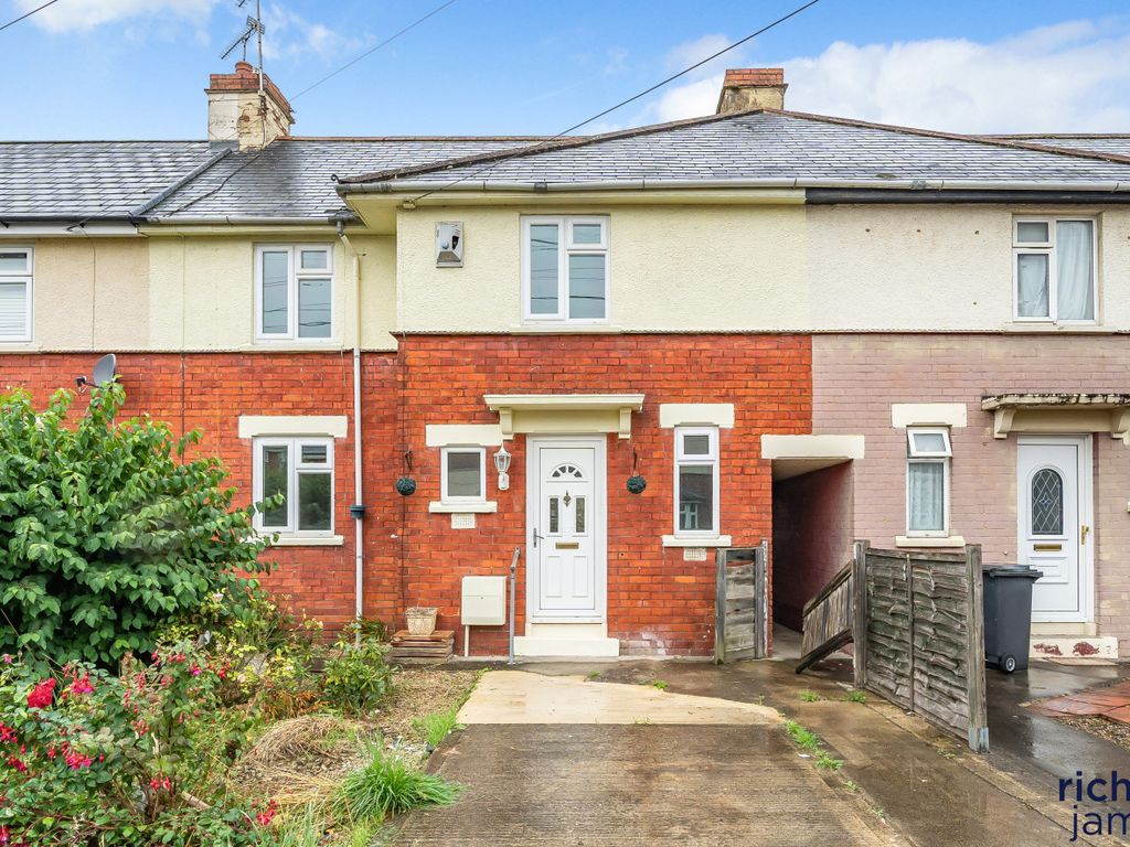 3 bed terraced house for sale in Hawthorn Avenue, Pinehurst, Swindon