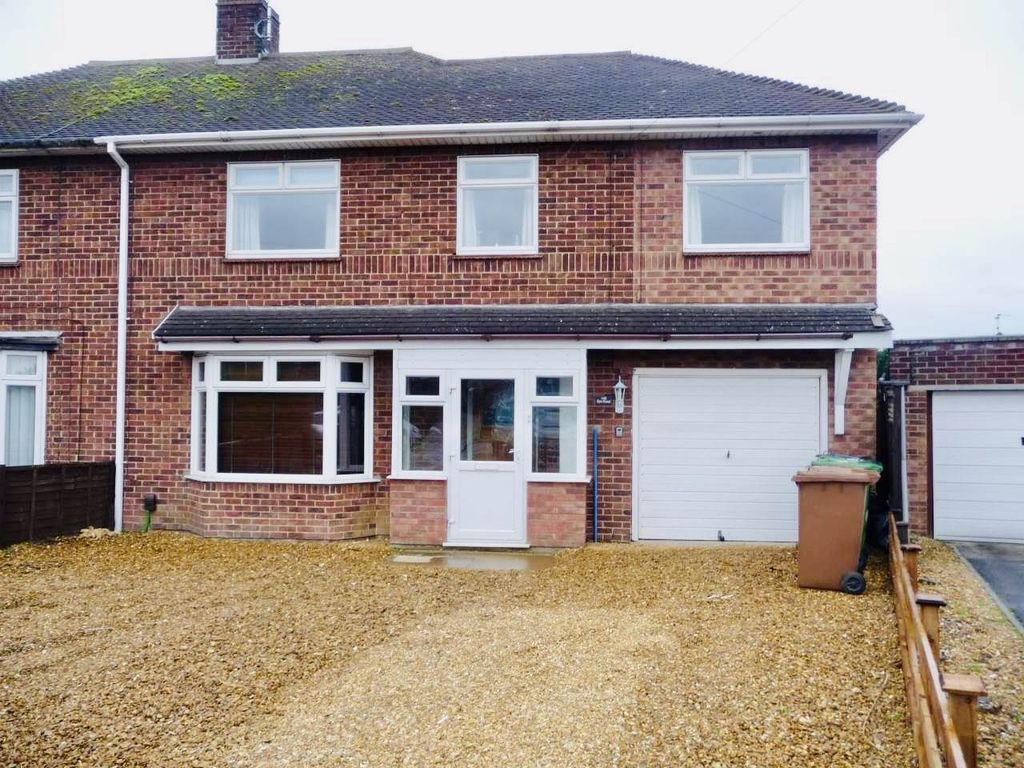 Room to rent in Eye Road, Peterborough PE1 Zoopla