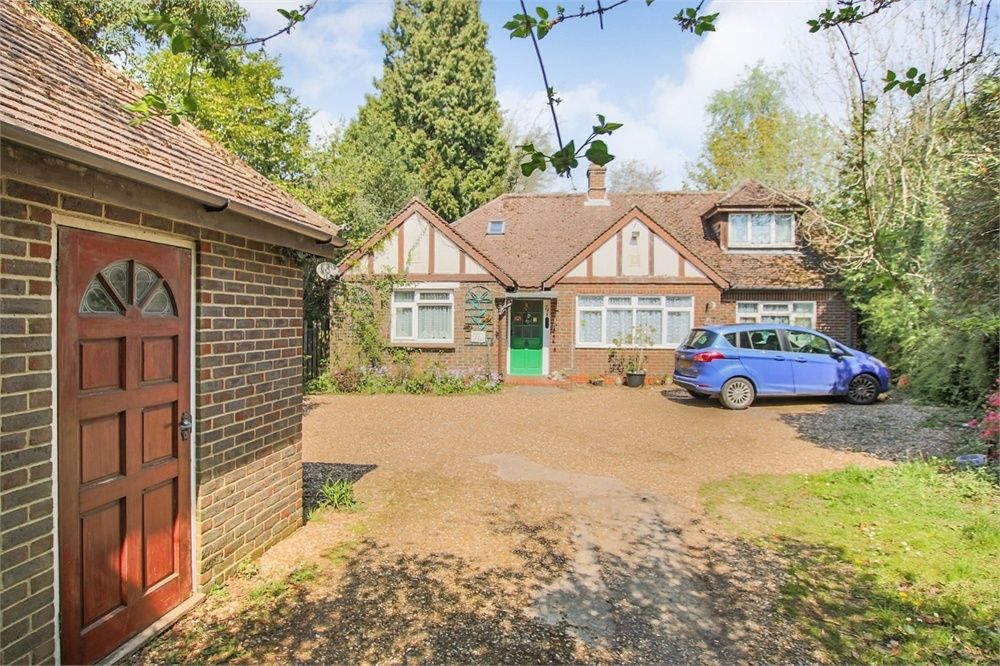 4 bed property for sale in Copthorne Road, Felbridge, Surrey RH19 Zoopla