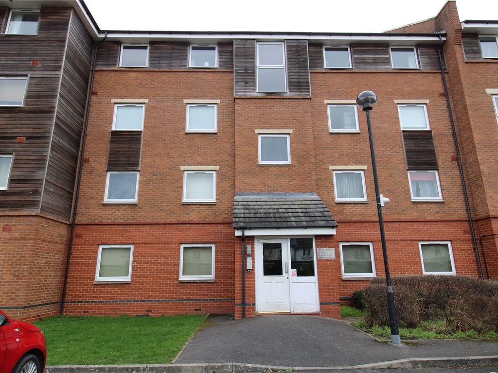2 bed flat for sale in Florey Court, Old Town, Swindon, Wiltshire SN1