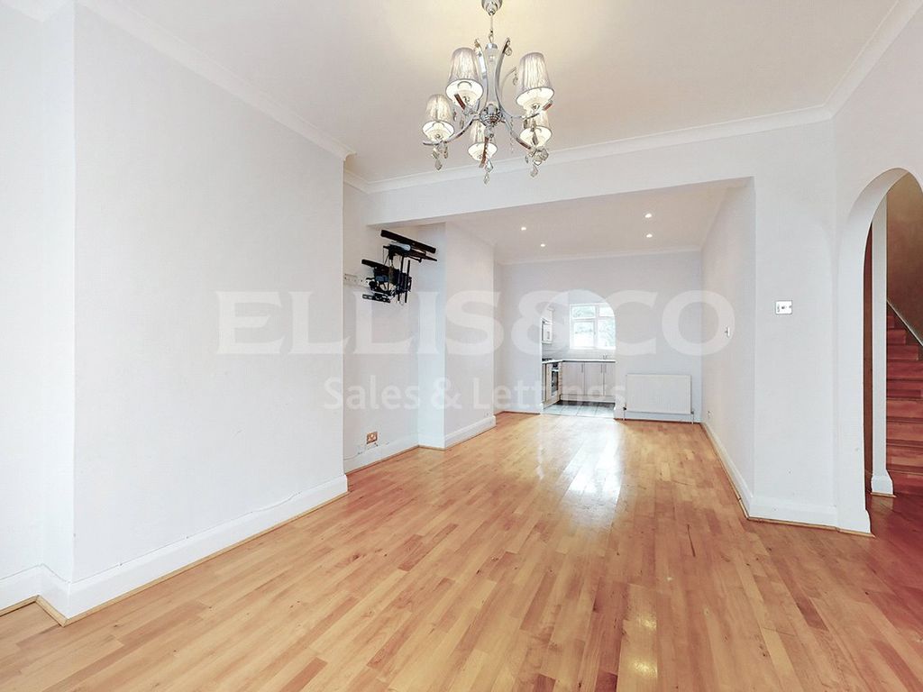 3 bed detached house for sale in Hamilton Road, London NW11 Zoopla