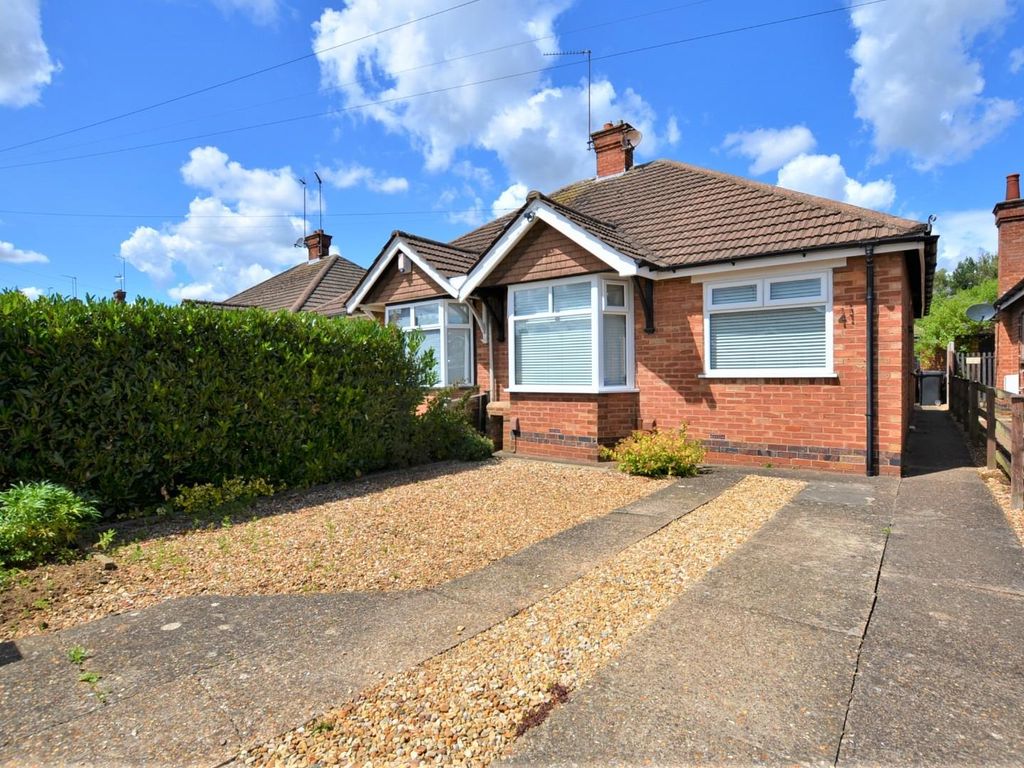 2 bed semidetached bungalow for sale in Cameron Drive, Northampton NN5