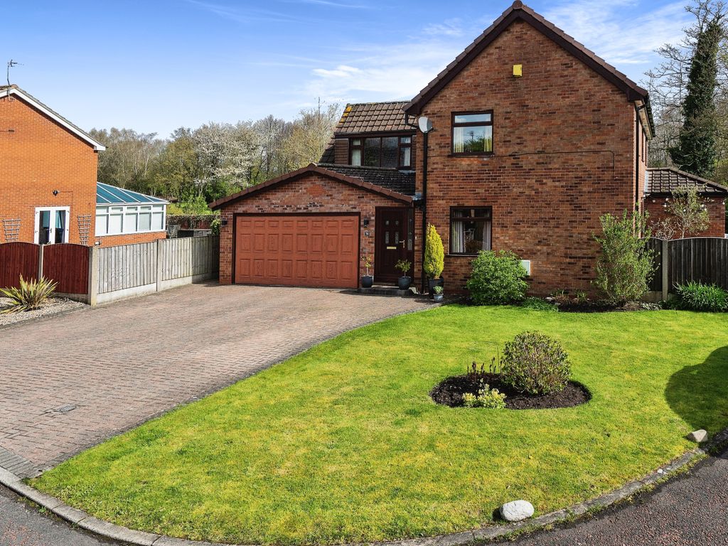 5 bed detached house for sale in St. Andrews Close, Fearnhead