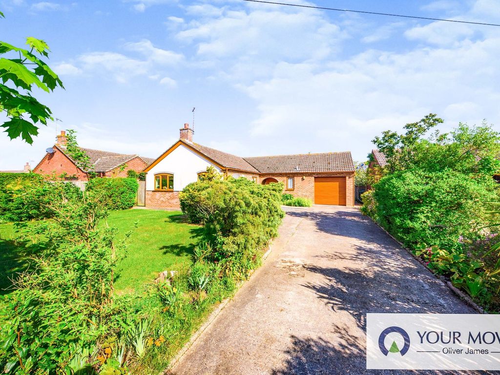 3 bed bungalow for sale in The Street, Rumburgh, Halesworth, Suffolk