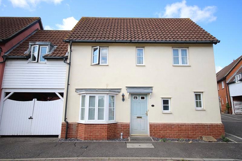 2 bed end terrace house to rent in Cowdrie Way, Springfield, Chelmsford CM2, £1,450 pcm Zoopla