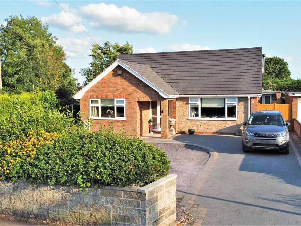 2 bed detached bungalow for sale in Swinderby Road, Collingham, Newark