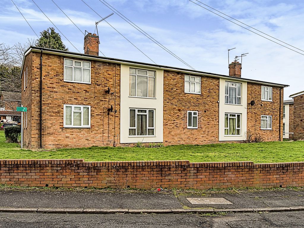 2 bed flat for sale in Gads Green Crescent, Dudley DY2 Zoopla