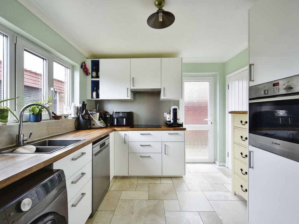 3 bed semidetached house for sale in Sheppey Road, Maidstone, Kent