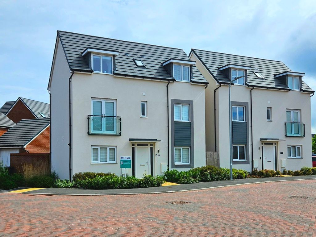 4 bed detached house for sale in Deepwater Drive, Newport NP19, £