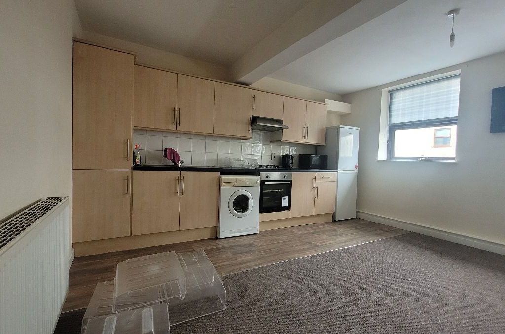 2 bed flat to rent in Castle Street, Tredegar NP22, £525 pcm Zoopla