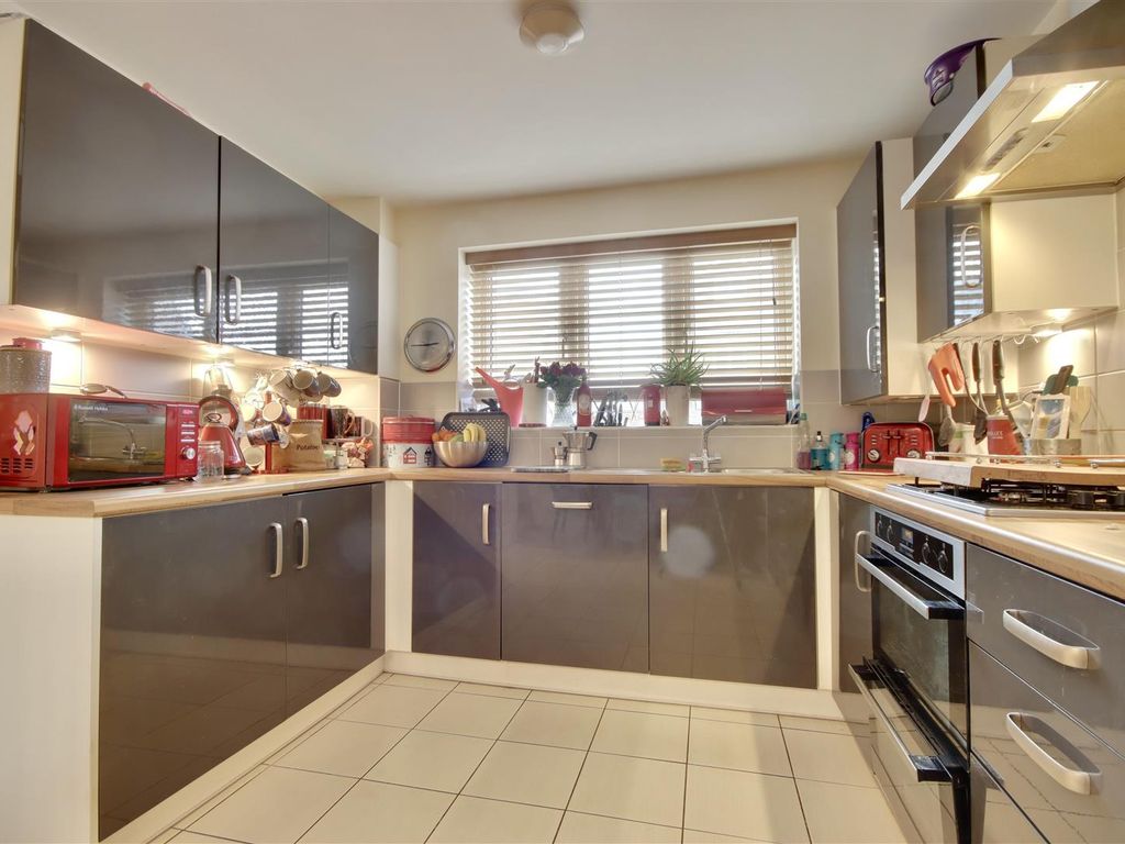 4 bed town house for sale in Lower Drayton Lane, Drayton, Portsmouth