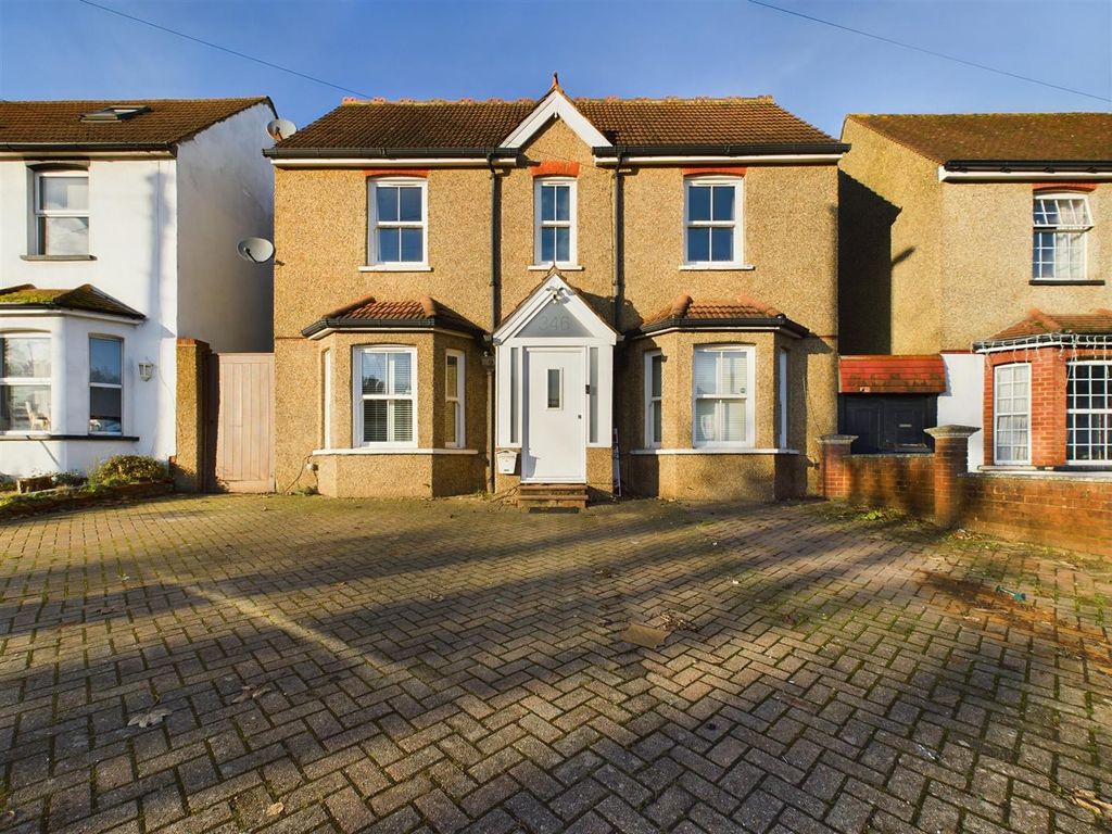 5 bed detached house for sale in Chipstead Valley Road, Coulsdon CR5, £
