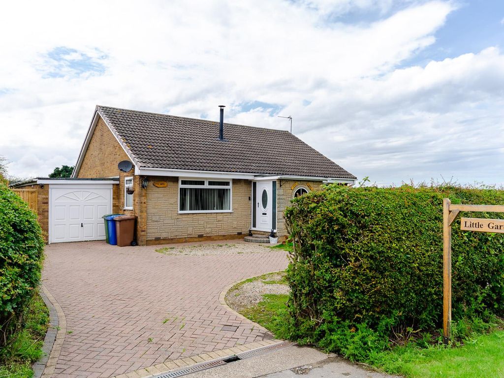 3 bed detached bungalow for sale in Withernsea Road, Hollym, Withernsea