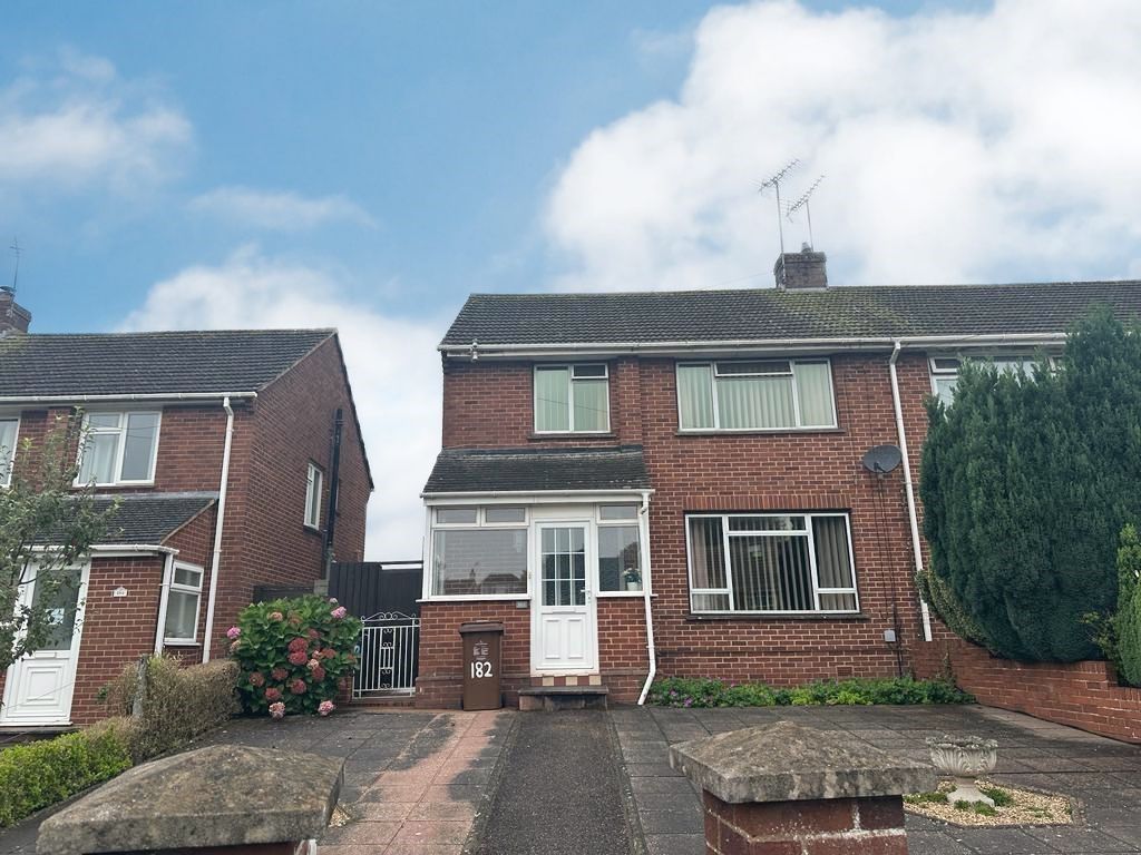 3 bed semidetached house to rent in Sweetbrier Lane, Exeter EX1, £