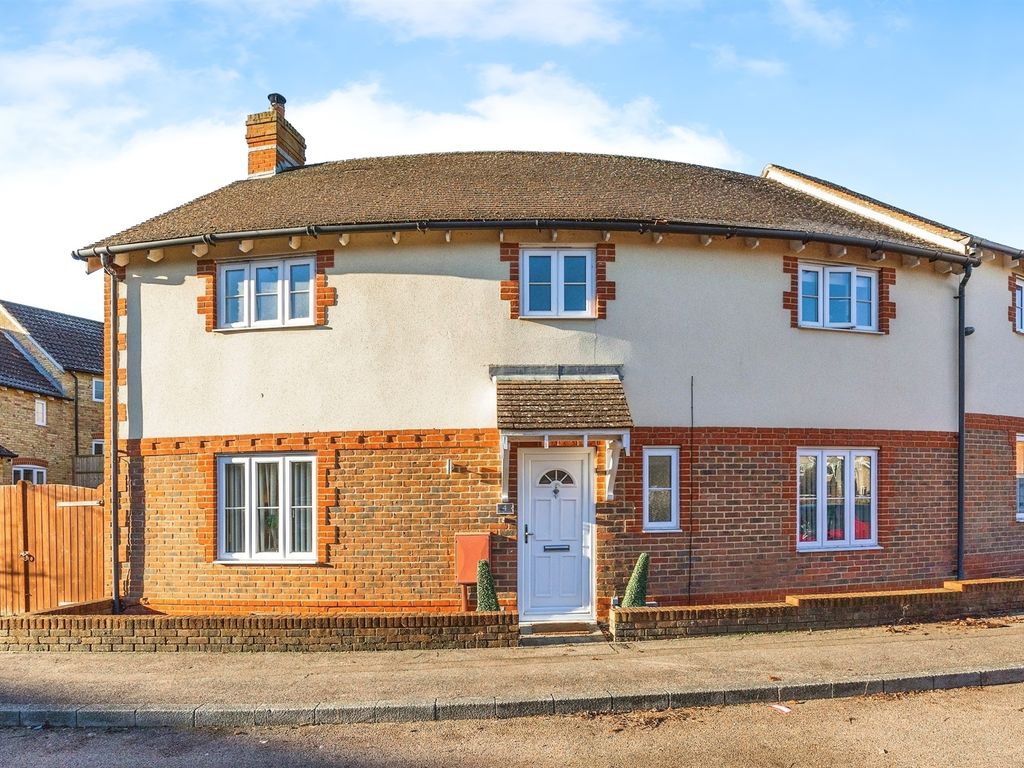 3 bed semidetached house for sale in Greyhound Chase, Singleton