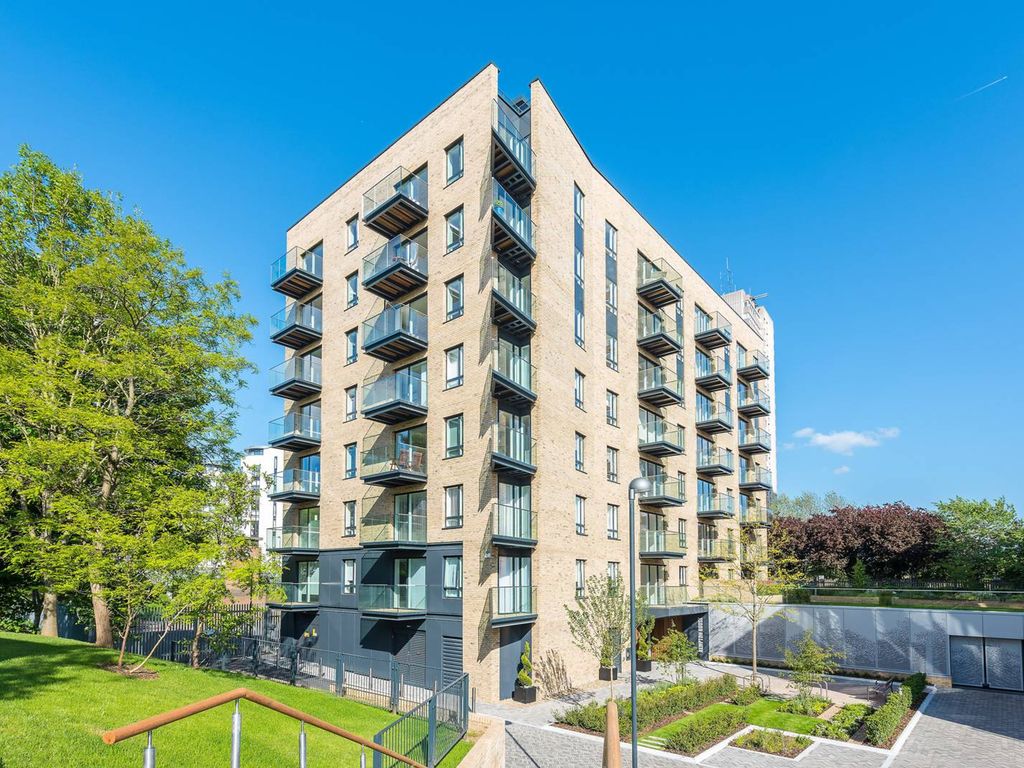 2 bed flat to rent in Heritage Place, Kew Bridge, London TW8 Zoopla
