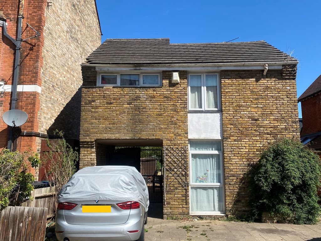 Block of flats for sale in Shakespeare Road, Hanwell, London W7 Zoopla