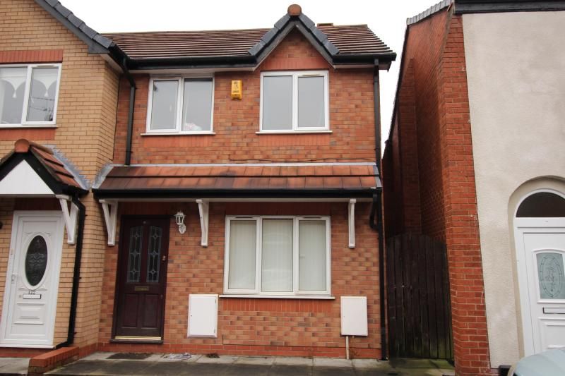3 bed town house to rent in Stanhope Street, St Helens, Merseyside WA10