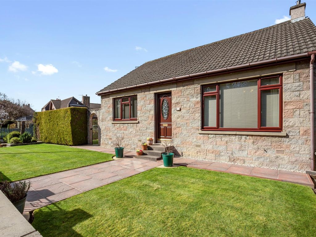 2 bed detached bungalow for sale in 8c Cairneyhill Road, Crossford KY12