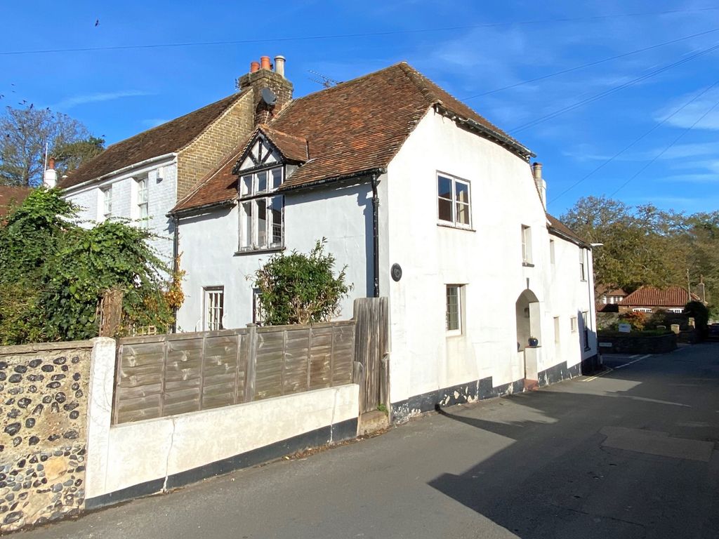 3 bed semidetached house for sale in Upper Street, Kingsdown CT14, £
