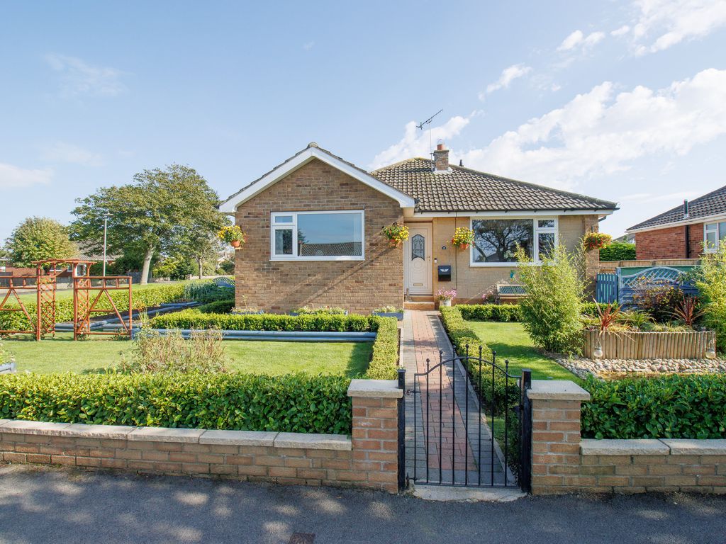 3 bed detached bungalow for sale in Silverwood Avenue, Filey YO14, £