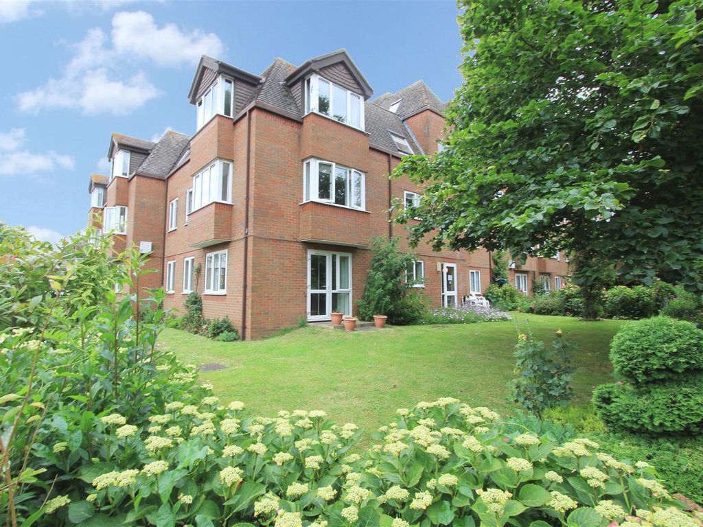 1 bed flat for sale in Uxbridge Road, Hatch End, Pinner HA5, £179,950